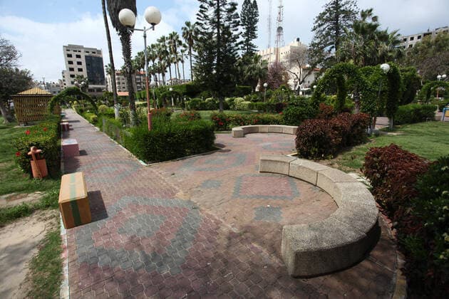 April 11, 2020, Gaza City, Gaza Strip, Palestinian Territory: A general view shows the closed Municipal park, as a precaution against the spread of the coronavirus disease (COVID-19), in Gaza City on April 11, 2020. Of the 266 total in Palestine, 12 are in the Gaza Strip, where eight are reported to have recovered, and the rest are in the West Bank where only 18 have recovered and two death Gaza City Palestinian Territory - ZUMAap3_ 20200411_zaf_ap3_010 Copyright: xMahmoudxAjjourx