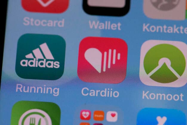 11 04 2020, Various Apps on an Apple iPhone6 Smartphone Adidas Running, Fitness App, and Cardiio the Pulse Knife App, 11 04 2020, Apps on the Smartphone iphone 11 04 2020, Apps on the Smartphone iphone