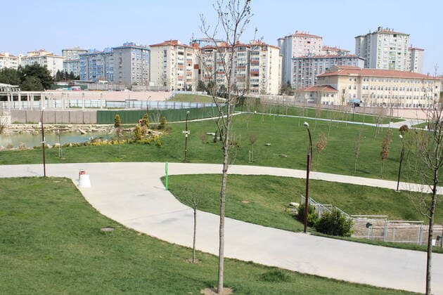 As a Coronavirus protection Turkey strated a curfew from saturday 00:01 for 31 big citys that starts with Istanbul effective immediately. On saturday the streets of Istanbul was really bare. It seems like the people are implementing the curfew , Istanbul , Turkey on April 11 , 2020. 