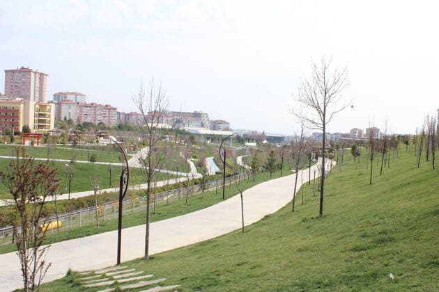 As a Coronavirus protection Turkey strated a curfew from saturday 00:01 for 31 big citys that starts with Istanbul effective immediately. On saturday the streets of Istanbul was really bare. It seems like the people are implementing the curfew , Istanbul , Turkey on April 11 , 2020. 