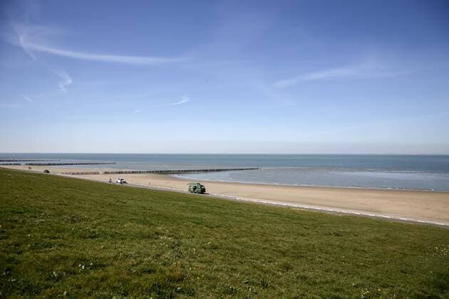 BRESKENS, 11-04-2020 ,strand Dutchnews, Empty beaches in Zeeland during the Easter weekend Breskens. Empty beaches in Zeeland during the Easter weekend  x7783042x Copyright: