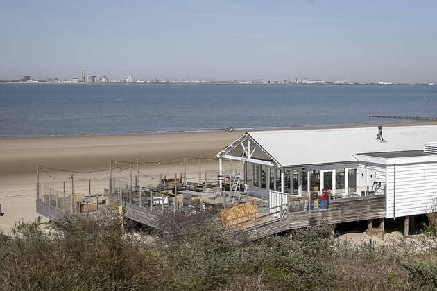 BRESKENS, 11-04-2020 ,strand Dutchnews, Empty beaches in Zeeland during the Easter weekend Breskens. Empty beaches in Zeeland during the Easter weekend  x7783053x Copyright:
