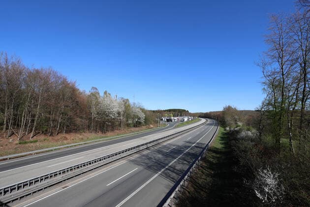 Coronavirus fear, effects because of coronavirus Covid 19 , the motorway A45 Sauerlandlinie at the rest stop Siegerland Ost between Siegen and Freudenberg, almost empty, no trace of Easter travel traffic motorway A45 on 11 04 2020 in Siegen Germany