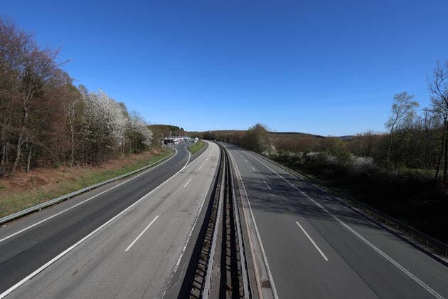 Coronavirus fear, effects because of coronavirus Covid 19 , the motorway A45 Sauerlandlinie at the rest stop Siegerland Ost between Siegen and Freudenberg, almost empty, no trace of Easter travel traffic motorway A45 on 11 04 2020 in Siegen Germany