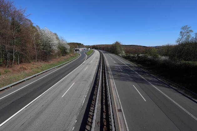 Coronavirus fear, effects because of coronavirus Covid 19 , the motorway A45 Sauerlandlinie at the rest stop Siegerland Ost between Siegen and Freudenberg, almost empty, no trace of Easter travel traffic motorway A45 on 11 04 2020 in Siegen Germany