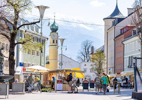 Lienz THEME PICTURE Due to the Covid 19 pandemic, exit restrictions, entry bans and other regulations that affect everyday life apply Here in the picture city market Lienz on Saturday April 11, 2019 In Austria, due to the Covid 19 pandemic, exit restrictions, entry bans and other regulations that affect everyday life apply Here in the picture city market Lienz on Saturday April 11, 2019  EP_gro
