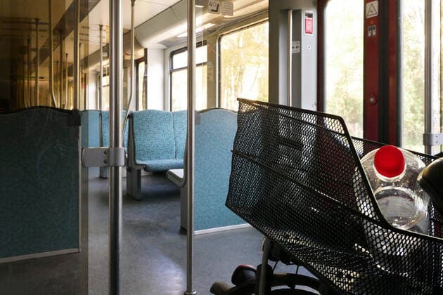 11 04 2020, Berlin Germany Despite the great weather, stay at home, the S-Bahn is empty except for a few excursionists