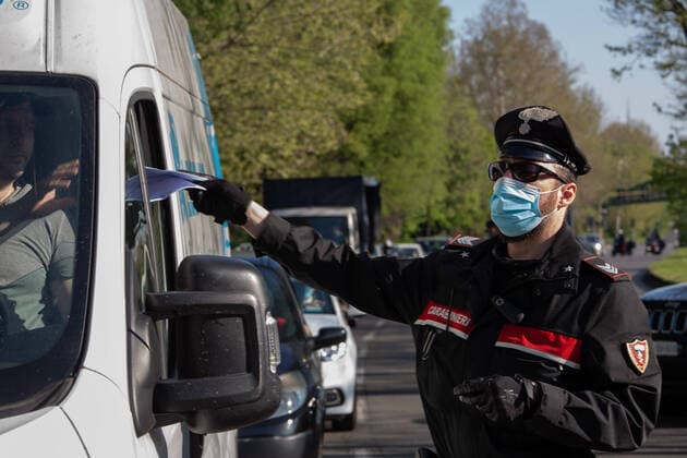 Milan, Coronavirus Covid emergency 19 carabinieri checkpoint on Viale Enrico Fermi leaving Milan to prevent the Easter exodus (Massimo Alberico Fotogramma, Milan - 2020-04-11) p.s. la foto e utilizzabile nel rispetto del contesto in cui e stata scattata, e senza intento diffamatorio del decoro delle persone rappresentate  Copyright: xMassimoxAlbericox xFOTOGRAMMAx