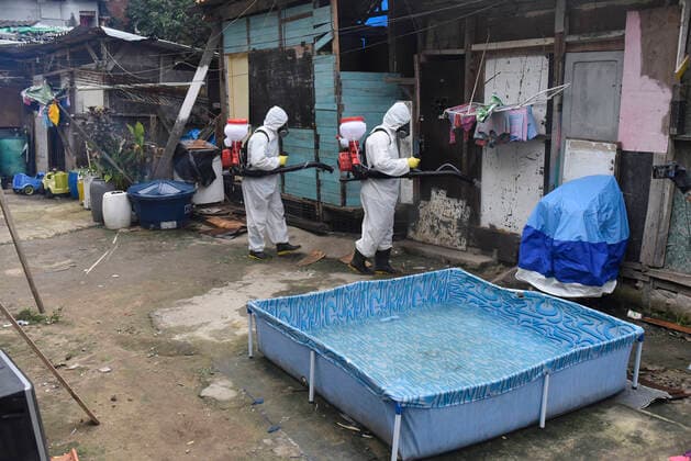 April 10, 2020: April 11.., 2020, Rio De Janeiro - ......Residents of the Santa Marta favela, in Botafogo, in the South Zone of Rio, start this Friday (10) to work on cleaning the areas of the community on their own. The objective is to prevent the lack of sanitary conditions from facilitating the expansion of the Covid-19 region. volunteers start the process with personal protective equipment (PPE). The Botafogo neighborhood, where the Santa Marta slum is located, had 36 confirmed cases of the new coronavirus as of this Sunday, according to the State Health Secretariat Panel. In the municipality of Rio alone, 1068 cases were recorded, according to the same panel. Cases across the state totaled 1394 cases..on April 10, 2020. - ZUMAt142 20200410_zap_t142_027 Copyright: xFabioxTeixeirax
