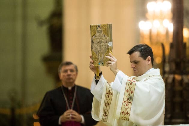 April 11, 2020, Madrid, MADRID, SPAIN: Easter Vigil in the Almudena Cathedral (Madrid) during thetennth day after the Government declared the state of alarm in Spain and recommended people to stay at home to fight coronavirus COVID-19 on April 11, 2020 in Madrid, Spain Madrid SPAIN - ZUMAa181 20200411_zaa_a181_008 Copyright: xJoaquinxCorcherox