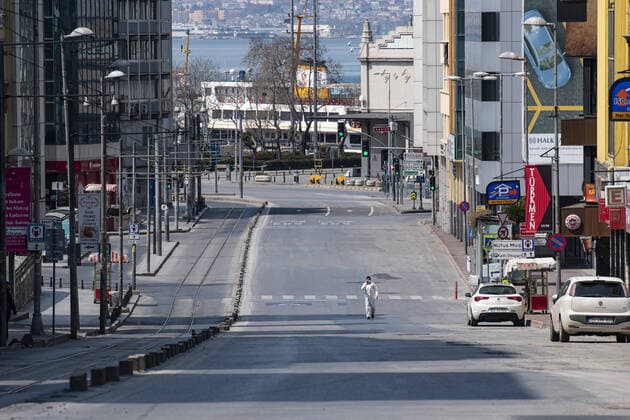 Istanbul™s normally crowded but now mostly deserted streets after the two-day curfew declared by the government to slow coronavirus spread in Turkey, Saturday, April 11, 2020. Copyright: AkinxCeliktas 16717911