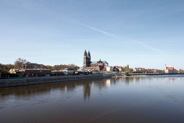 11 04 2020, xtgx, Effects of the Corona Virus in Magdeburg, View of the Magdeburg Cathedral Magdeburg