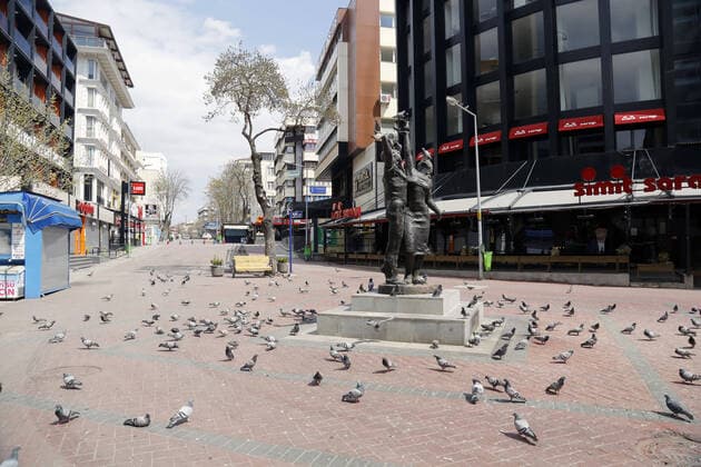 (200411) -- ANKARA, April 11, 2020 -- Photo taken on April 11, 2020 shows an empty area under a two-day curfew in Ankara, Turkey. Turkish Health Minister Fahrettin Koca on Saturday confirmed 5,138 new COVID-19 cases and 95 more deaths from the novel coronavirus in Turkey. The total number of confirmed COVID-19 cases in Turkey rose to 52,167, while the death toll surged to 1,101, Koca tweeted. TURKEY-ANKARA-COVID-19-CASES zhengsiyuan 