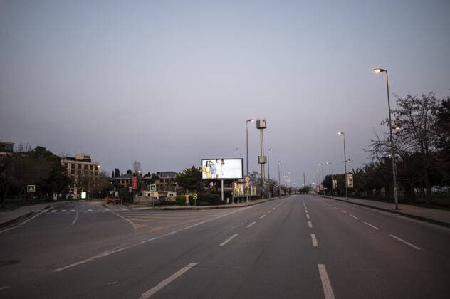 Coronavirus in der Türkei, Ausgangssperre in Istanbul Mostly deserted KadÄ±koy District and Bagdat Street with famous brands in Istanbul after the two-day curfew declared by the government to slow coronavirus spread, Saturday, April 11, 2020. Copyright: AkinxCeliktas 16718420