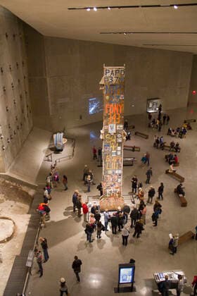 20 Jahre Anschläge vom 11. September: Gedenkkultur in den USA Foundation Hall with the Lasr Column and SLurry Wall in the National 9 11 Memorial Museum New York City,New York Copyright: xHalxBeralx HB-New York-011