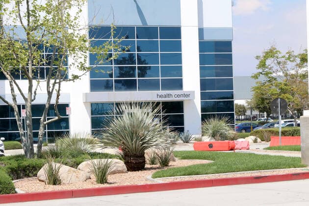 April 11, 2020, San Bernardino, CA, USA: LOS ANGELES - APR 11: Amazon Fulfillment Center Exterior at the Businesses Responding to COVID-19 at the Amazon Fulfillment Center on April 11, 2020 in San Bernardino, CA San Bernardino USA - ZUMAnc22 20200411_zaa_nc22_003 Copyright: xKathyxHutchinsx