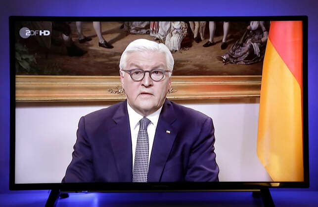 Fernsehansprache von Frank-Walter Steinmeier, Bundespraesident, SPD, waehrend der Corona-Krise, DEU, Berlin, 11.04.2020