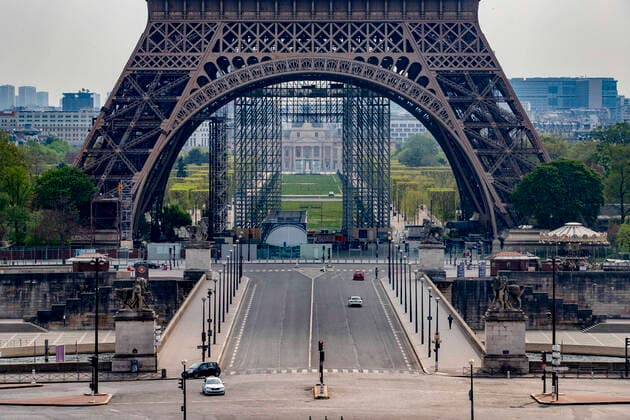 Coronavirus in Frankreich, Eindrücke vom Eiffelturm in Paris April 11, 2020, Paris, France: View of a Eiffel Tower amid coronavirus lockdown in Paris..France has confirmed 129,654 coronavirus cases, 13,832 deaths and 26,391 recovered cases. Paris France - ZUMAs197 20200411_zaa_s197_189 Copyright: xNielsxWenstedtx