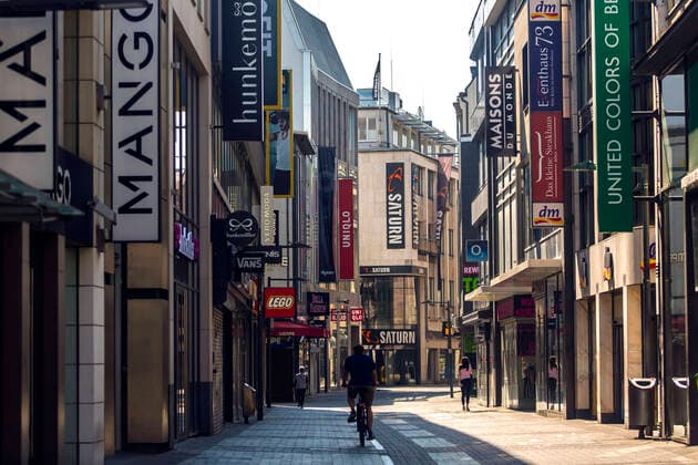Because of the ban on contact and exit restrictions due to the corona virus, Colognes city centre, like here on Hohe Strasse, was as good as deserted Hohe Strasse on Easter Sunday 2020