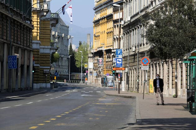 Coronavirus in Kroatien, Eindrücke aus Rijeka PXL_Rijeka Empty Streets 12.04.2020., Rijeka, Croatia - Empty streets on sunny Easter during Covid 19 crisis GoranxKovacic PIXSELL