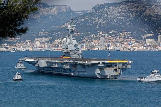 NEWS : Le Charles de Gaulle de retour a Toulon NEWS : Charles de Gaulles aircraft carrier back to Toulon NEWS : Le Charles de Gaulle de retour a Toulon - Toulon - 12 04 2020 MathieuCoquillet Panoramic 