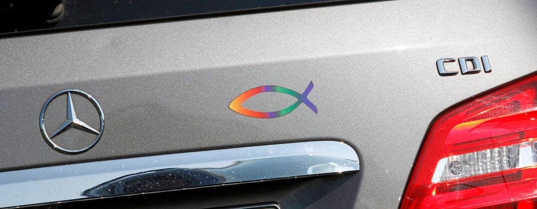 12 04 2020, Catholic Easter Mass at the drive-in cinema Düsseldorf, boot lid of a car with Christian symbol sticker 12 04 2020, Catholic Easter Mass at the drive-in cinema Düsseldorf 12 04 2020, Catholic Easter Mass at the drive-in cinema Düsseldorf