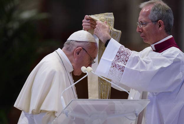 April 12, 2020 - Vatican City, Holy See - POPE FRANCIS celebrates Easter mass in an empty St. Peter s Basilica. After the mass Pope Francis delivers the blessing Urbi et Orbi . Credit Image: via ZUMA Wire) Italy - ZUMAi15_ 20200412_zaf_i15_049 Copyright: xEvandroxInettix