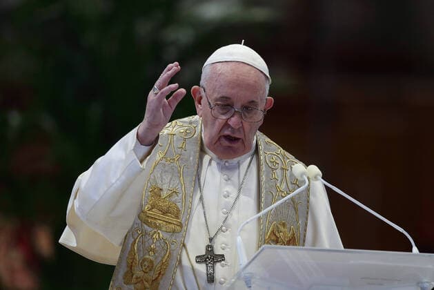 April 12, 2020 - Vatican City, Holy See - POPE FRANCIS celebrates Easter mass in an empty St. Peter s Basilica. After the mass Pope Francis delivers the blessing Urbi et Orbi . Credit Image: via ZUMA Wire) Italy - ZUMAi15_ 20200412_zaf_i15_056 Copyright: xEvandroxInettix