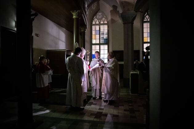 Tallinn, 11.04.2020 Easter Mass on saturday from an empty Sts. Peter and Paul Cathedral church. FOTO: MADIS VELTMAN POSTIMEES TALLINN HARJUMAA ESTONIA  Copyright: xMADISxVELTMANx