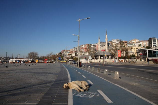 Normally busy but now mostly deserted Uskudar District with famous Maiden™s Tower in Istanbul after the curfew declared by the government to slow coronavirus spread, Sunday, April 12, 2020. Copyright: TolgaxAdanali 16719021