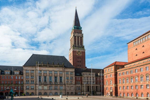 Kiel Even during the Easter holidays, the citizens of Kiel followed the recommendation not to leave their homes if possible The city centre was almost deserted