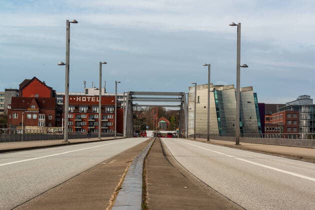 Kiel Even during the Easter holidays, the citizens of Kiel followed the recommendation not to leave their homes if possible The city centre was almost deserted