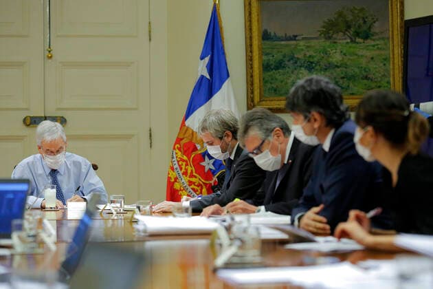 Santiago, April 13, 2020 The President of the Republic, Sebastian Pinera, heads a new meeting of the Emergency Committee for coronavirus Pool Photography Via Aton Chile, Santiago Chile Aton 411568  Copyright: POOLxFOTOGRAFICO VIAxATONxCHILE