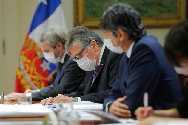 Santiago, April 13, 2020 The President of the Republic, Sebastian Pinera, heads a new meeting of the Emergency Committee for coronavirus Pool Photography Via Aton Chile, Santiago Chile Aton 411569  Copyright: POOLxFOTOGRAFICO VIAxATONxCHILE