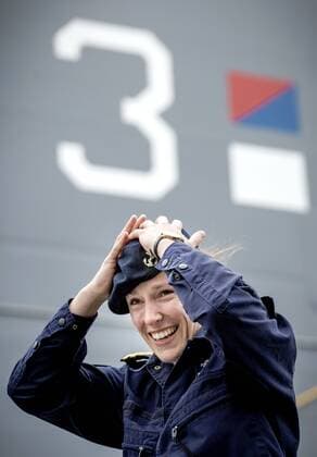 2020-04-13 08:46:31 Crew members of the navy ship Zr.Ms. Karel Doorman at Den Helder, The Netherlands, 13 April 2020. The ship of Defense will go to the Caribbean to give support during the coronacrisis. The ship will remain ashore for at least three months. ANP SEM VAN DER WAL  Copyright: xANPxSEMxVANxDERxWALx x409507423x