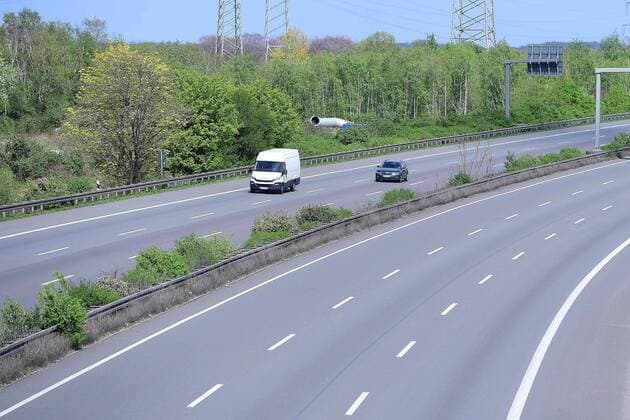 Coronavirus Easter travel on 13 04 2020 in Oberhausen Almost no cars are seen on Easter Monday 13 04 2020 on the A3 motorway in Oberhausen xRx