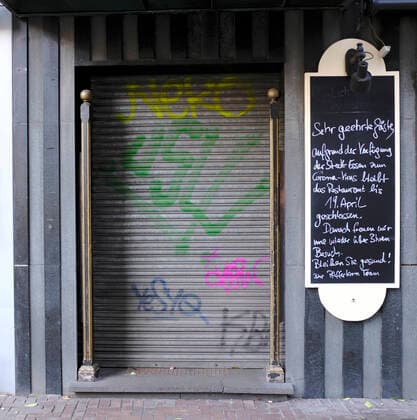 CORONA PANDEMIE,CORONAVIRUS,COVID 19,notice board,of a restaurant to its guests,photographed on 13 04 2020 in the city of Essen in the Ruhr area in the federal state of North Rhine-Westphalia NRW Â