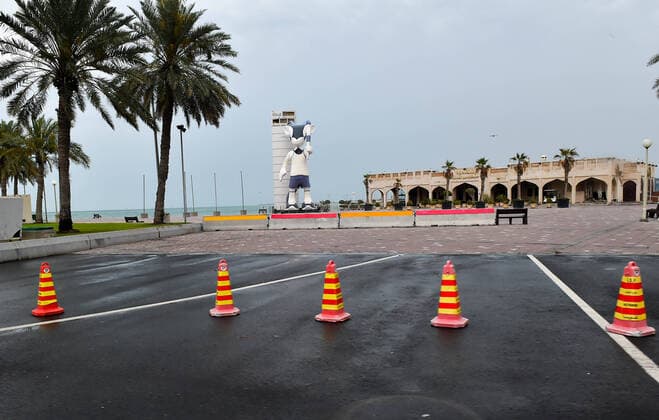 (200414) -- DOHA, April 14, 2020 (Xinhua) -- Photo taken on April 13, 2020 shows a view of a seaside avenue amid the COVID-19 pandemic in Doha, capital of Qatar. (Photo by Nikku Xinhua) QATAR-DOHA-COVID-19 