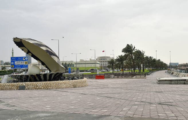 (200414) -- DOHA, April 14, 2020 (Xinhua) -- Photo taken on April 13, 2020 shows a view of a seaside avenue amid the COVID-19 pandemic in Doha, capital of Qatar. (Photo by Nikku Xinhua) QATAR-DOHA-COVID-19 
