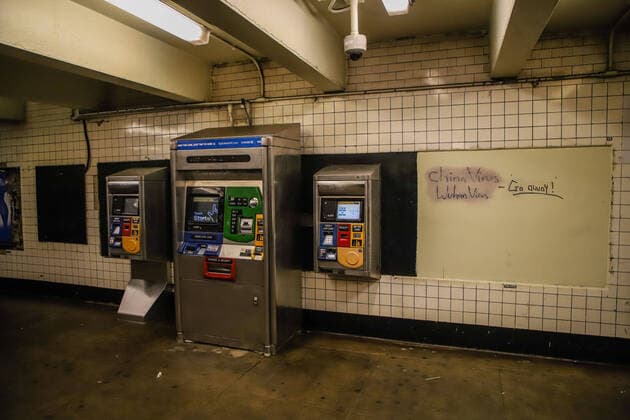 April 13, 2020, New York, NEW YORK, EUA: New York Metro is seen with message referring to China during coronavirus pandemic COVID-19 in the United States. New York EUA - ZUMAc233 47185353st Copyright: xVanessaxCarvalhox