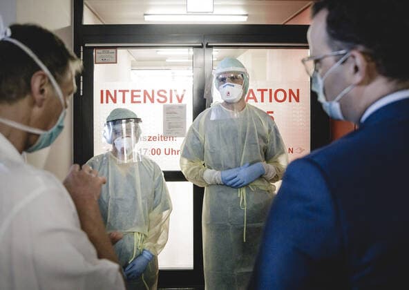 Federal Minister of Health Jens Spahn CDU during a visit to the University Hospital Giessen on 14 04 2020 Giessen Germany Copyright: xXanderxHeinl photothek.netx