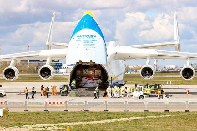 World s biggest plane brings personal protective medical equipment from China to Poland amid coronavirus pandemic The world s biggest airplane - lone extant Antonov An-225 Mriya arrives at the Chopin Airport on April 14, 2020 in Warsaw, Poland. It carries medical supplies from China including 7 million face masks and several hundred thousand protective suits, to help Poland during the ongoing outbreak of the COVID-19. EN_01424612_0048 