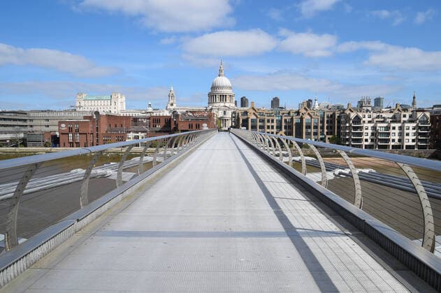 . 14 04 2020. London, United Kingdom. Coronavirus crisis. View of the Millennium Bridge this morning, as the coronavirus lockdown continues. According the World Health Organisation restrictions should be lifted slowly and not all at once to avoid a resurgence of the virus. In this way Dominic Raab, who is deputising for Boris Johnson, will announce on Thursday that the lockdown will stay in place until at least May 7.  xGustavoxValientex xi-Imagesx IIM-21021-0004