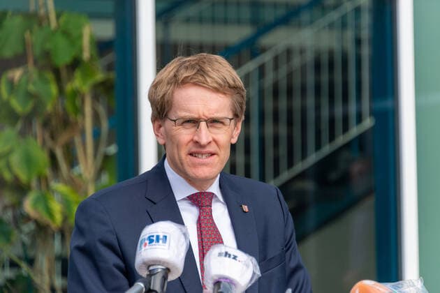 Kiel, 14 04 2020, Corona crisis, information before the conference with the Chancellor Today, Minister President Daniel Günther spoke about the planned schedule for the consultations of the heads of state governments with the Chancellor He explained the further procedure and announced that he would communicate the results of the consultations tomorrow