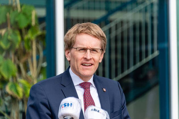 Kiel, 14 04 2020, Corona crisis, information before the conference with the Chancellor Today, Minister President Daniel Günther spoke about the planned schedule for the consultations of the heads of state governments with the Chancellor He explained the further procedure and announced that he would communicate the results of the consultations tomorrow