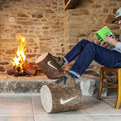 A quirky artist has created the ultimate footwear to make you stay at home during the current coronavirus crisis sneakers made of logs. French artist Monsieur Plant is known for making artworks from real plants and natural materials. He says he has isolated himself in his Brittany workshop to get closer to nature. His newly-created ?Stay Calm? shoes meld a sneaker with a log and add a cheeky Nike-inspired ?swoosh? logo. Monsieur Plant says he has chosen to translate this confinement in a quirky and humorous way as opposed to the media coverage of the Coronavirus COVID-19 . He explains: In the current situation, humanity is undergoing an unprecedented health crisis forcing us to be confined in order to limit the spread of the disease. I imagined sneakers that force us to stay at home. Working mainly with natural p Copyright: xx 40445175 EDITORIAL USE ONLY. NOT FOR USE BY NEWSPAPERS BASED IN THE UK.