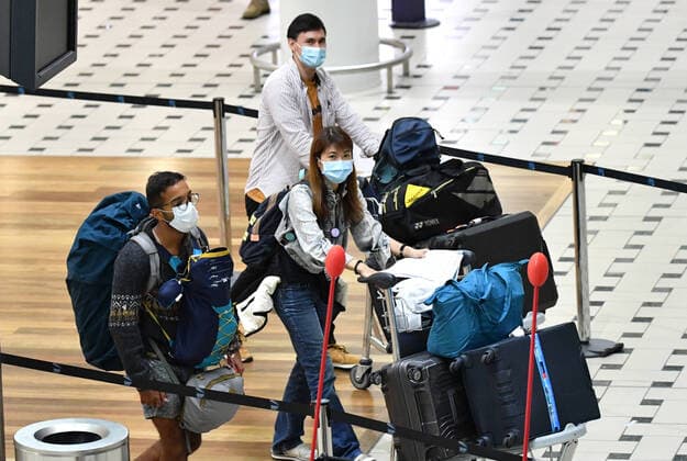 PERU COVID-19 REPATRIATION FLIGHT, Australians evacuated from South America due to the coronavirus (COVID-19) are seen after landing at Brisbane International Airport in Brisbane, Tuesday, April 14, 2020. The Qantas flight from Lima, repatriated 115 passengers back to Australia. ( NO ARCHIVING, EDITORIAL USE ONLY, NO USE IN BOOKS WITHOUT CONSENT BRISBANE QLD AUSTRALIA  Copyright: xDARRENxENGLANDx 47187044st