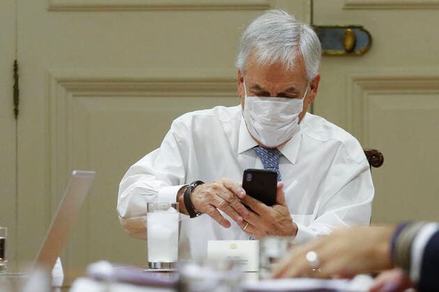 Santiago, April 14, 2020 The President of the Republic, Sebastian Pinera, heads a new meeting of the coronavirus emergency committee arrives at the Palacio de La Moneda to participate in a new meeting of the coronavirus emergency committee.  Copyright: POOLxFOTOGRAFICO VIAxATONxCHILE