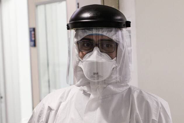 April 14, 2020, Athens, Greece: Medical staff prepare to go in the ICU unit of the Covid 19 in ATTIKON hospital. Athens Greece - ZUMAe114 20200414_zaa_e114_009 Copyright: xEurokinissix