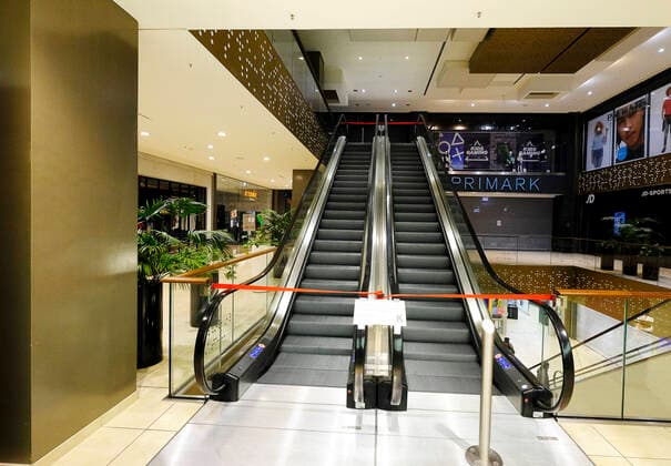 Germany Rhineland Palatinate Kaiserslautern Coronakrise pedestrian zone shopping centre closed floor Corona